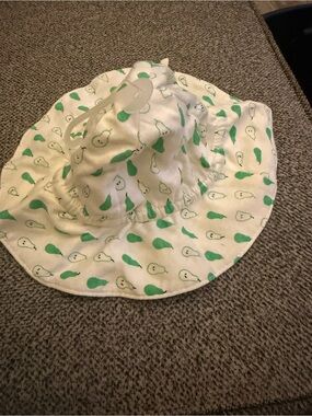 GAP Kids White Sun Hat with Green Pear Print